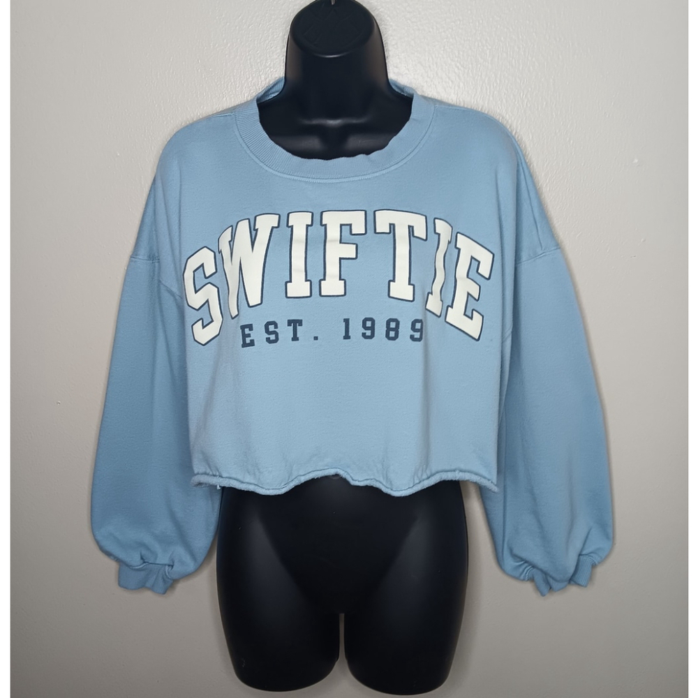 Swiftie Cropped Crewneck Sweatshirt - Light Blue